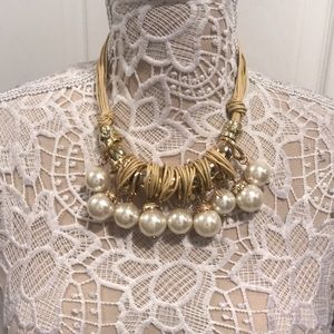 Neckless with pearl and earring set